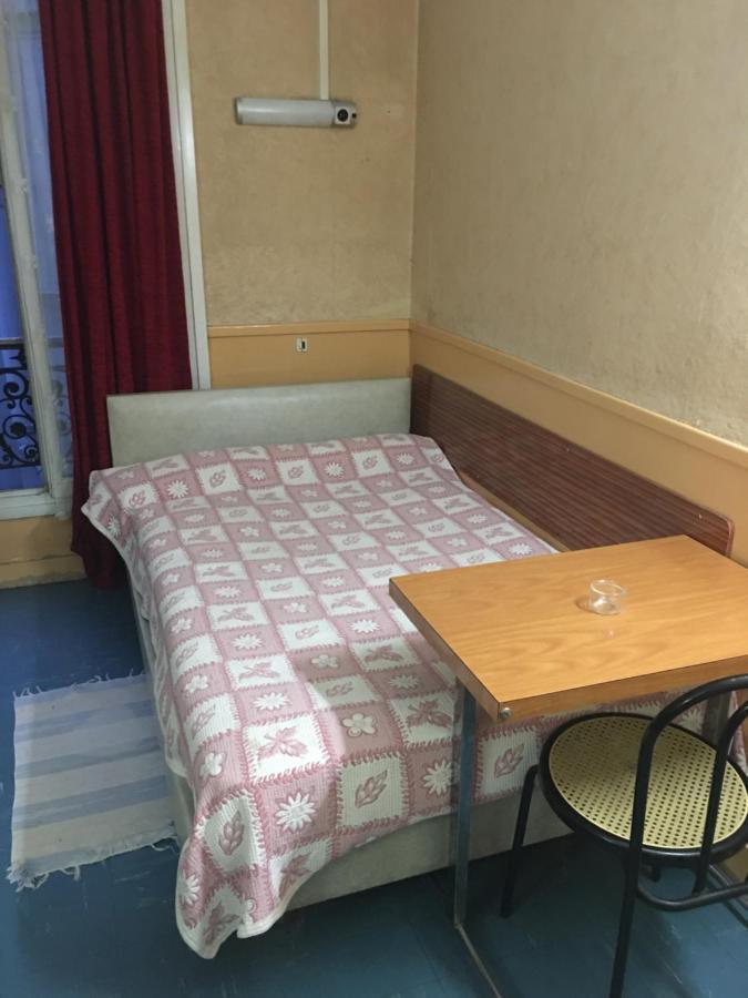 A La Pinte Du Nord Hotell Paris Exteriör bild